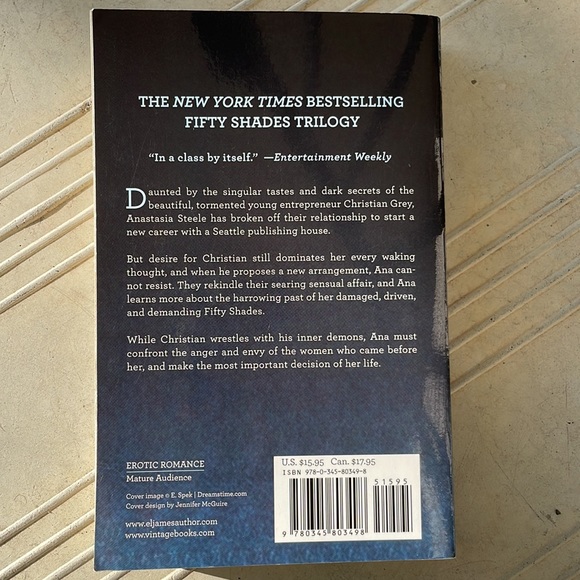 4 for $20 - Paperback book - fifty shades darker by EL James - Picture 6 of 8